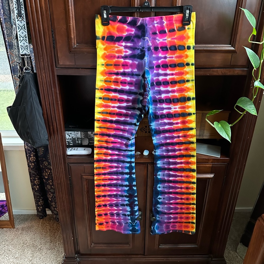 Tie-dye festival, yoga leggings. Women’s Size M. Brand new.